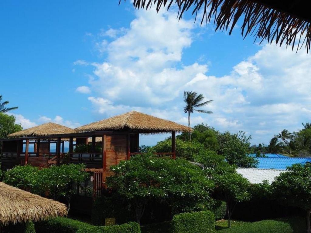 The Blue Sky Resort@ Koh Payam Koh Phayam Extérieur photo