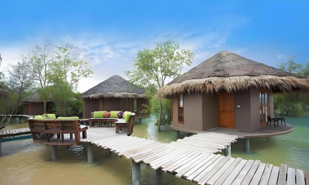The Blue Sky Resort@ Koh Payam Koh Phayam Extérieur photo